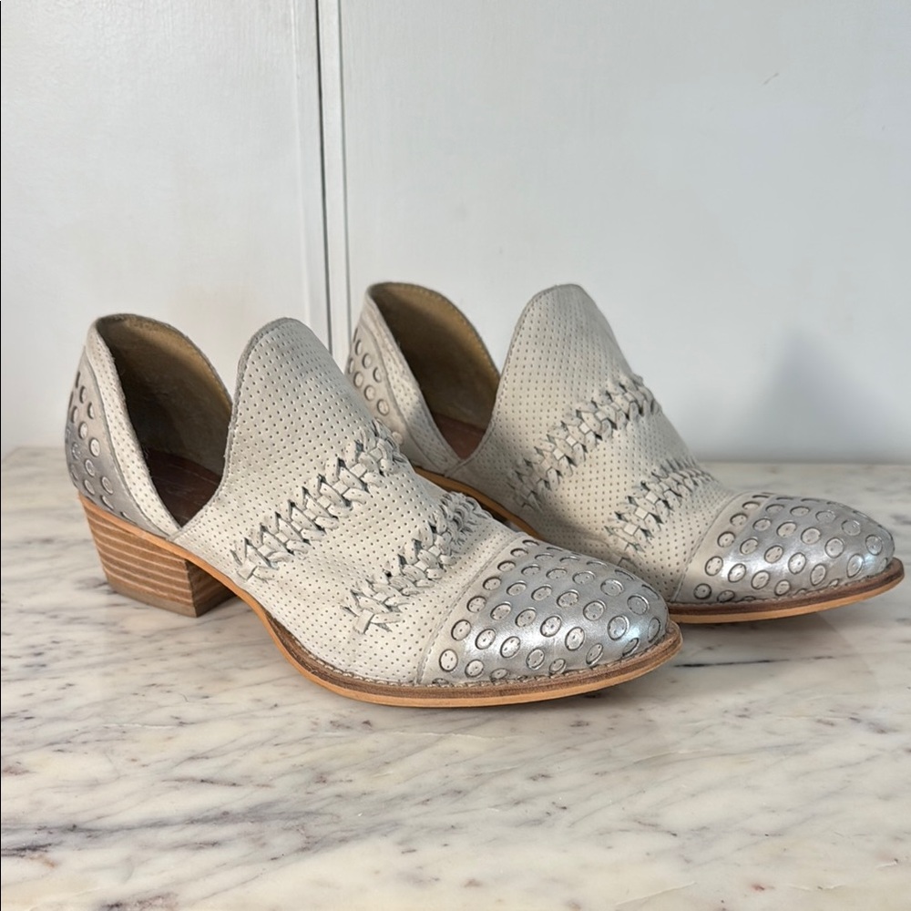 Rebels Women's Charlise Low Bootie - Silver and Cream